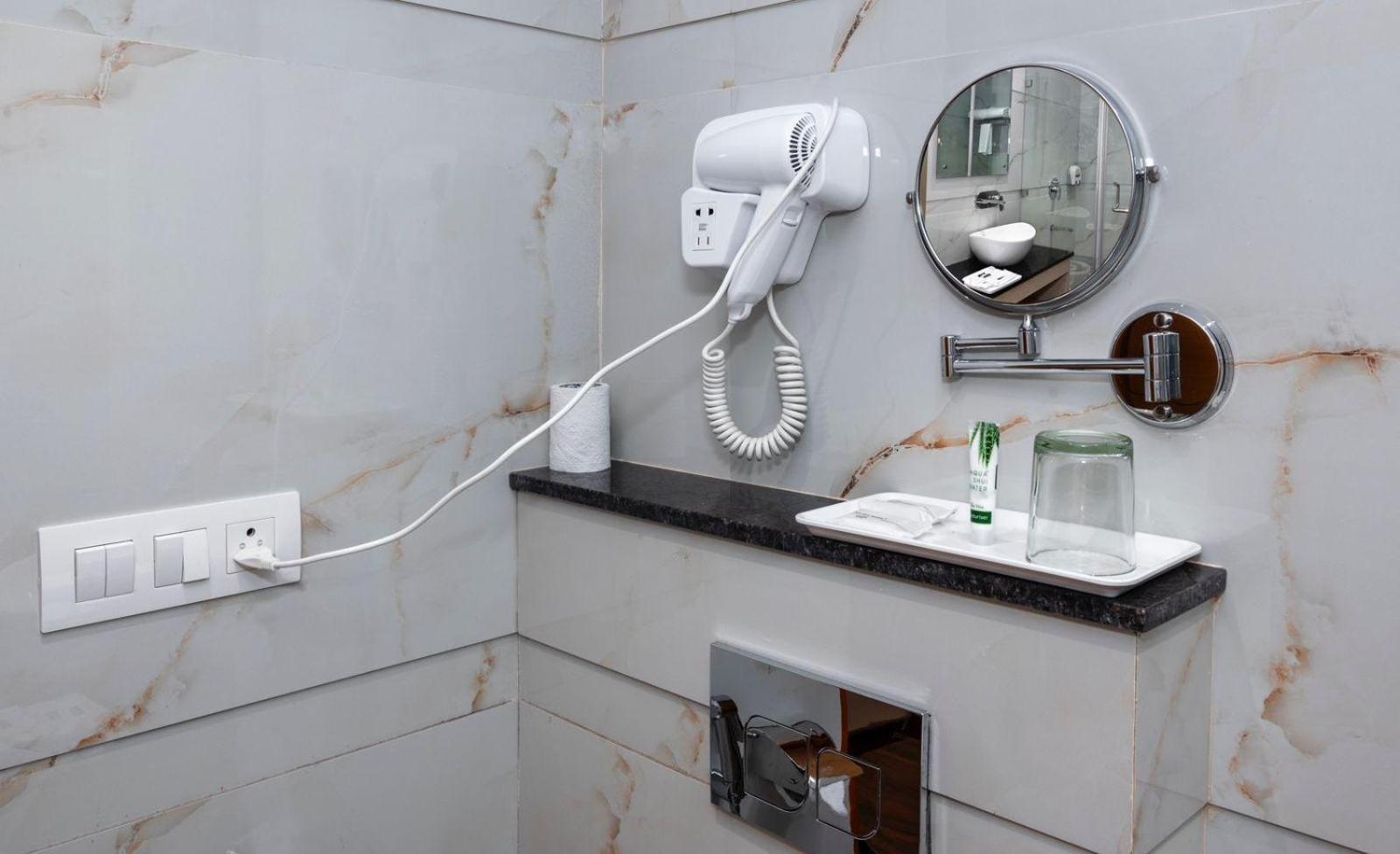 Classio Royale By Io Hotels Near Golden Temple Амритсар Екстериор снимка