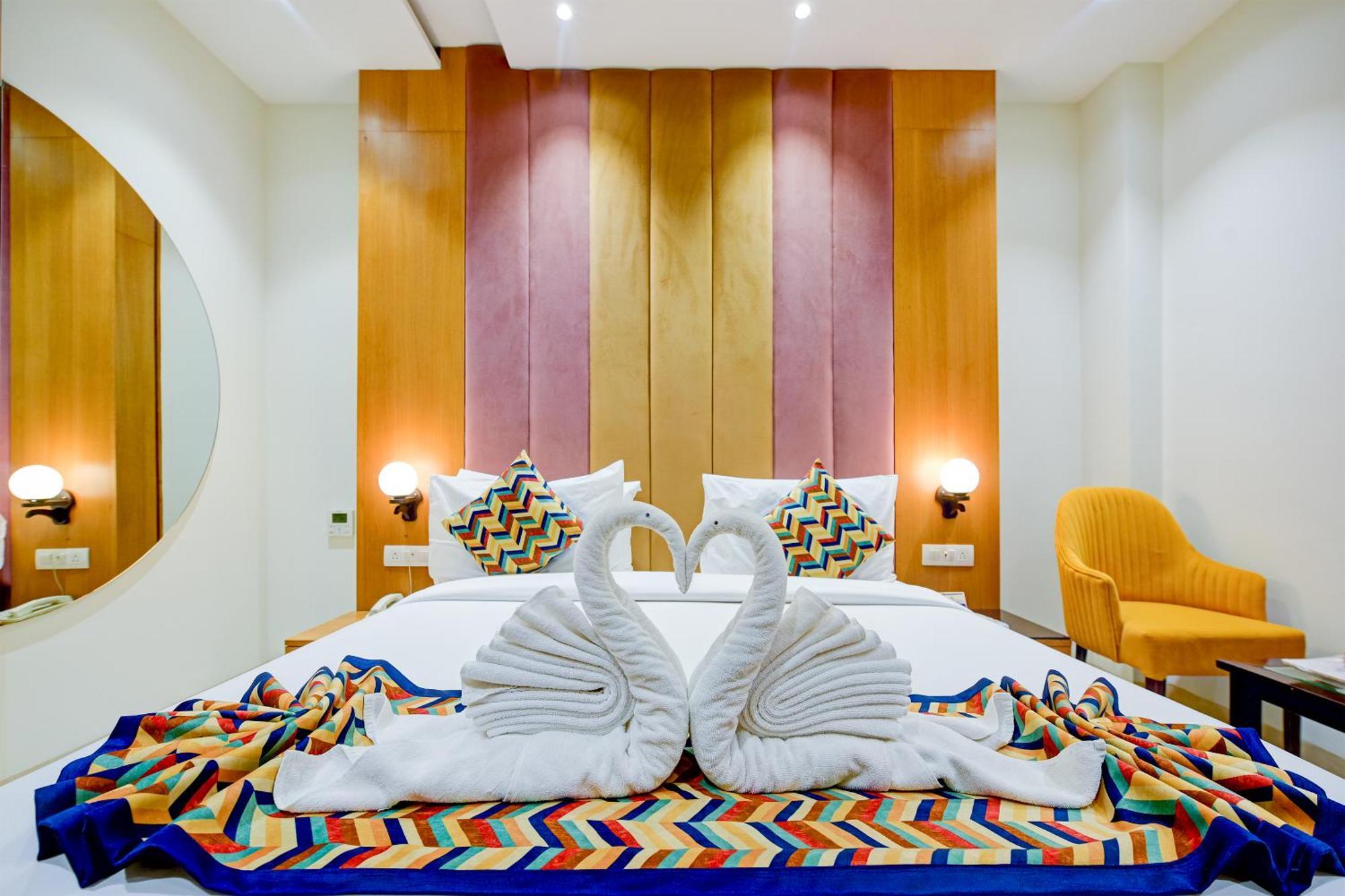 Classio Royale By Io Hotels Near Golden Temple Амритсар Екстериор снимка