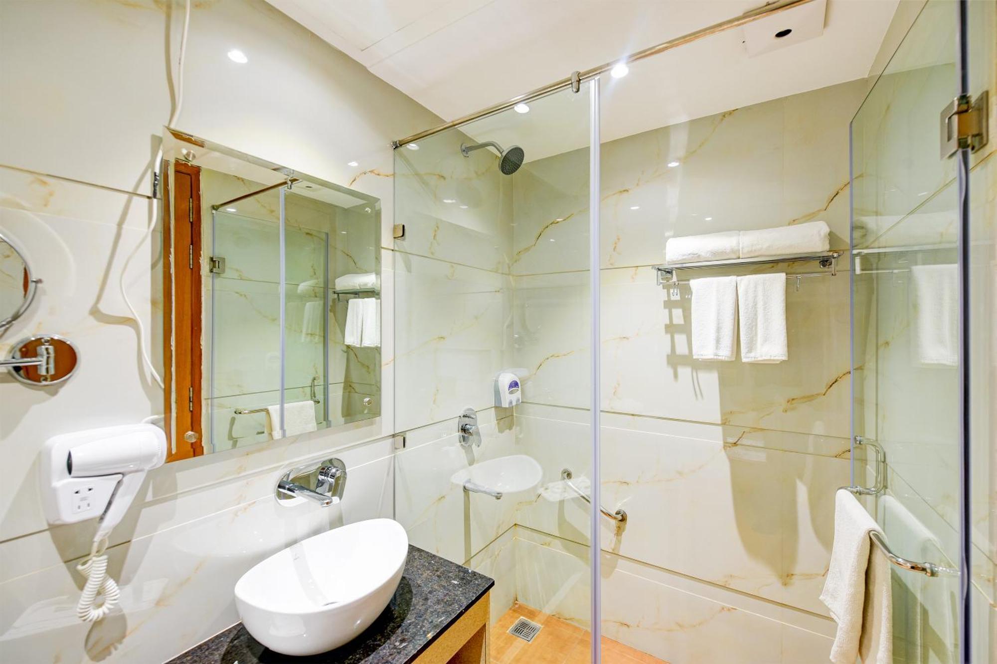 Classio Royale By Io Hotels Near Golden Temple Амритсар Екстериор снимка